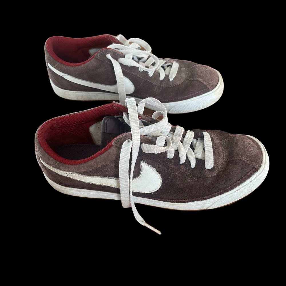 Nike Men's Brown and White Sneakers with Red Accents